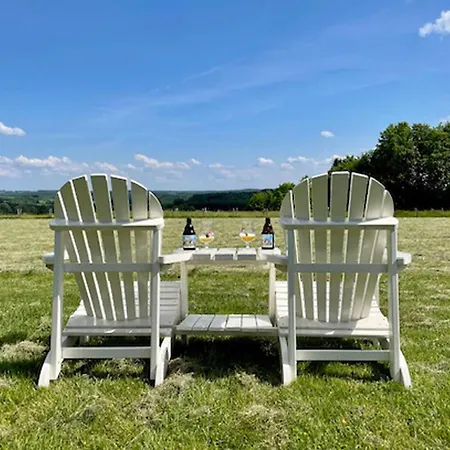 בית נופש With Fireplace 02