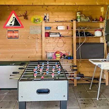 With Fireplace 02 בית נופש *